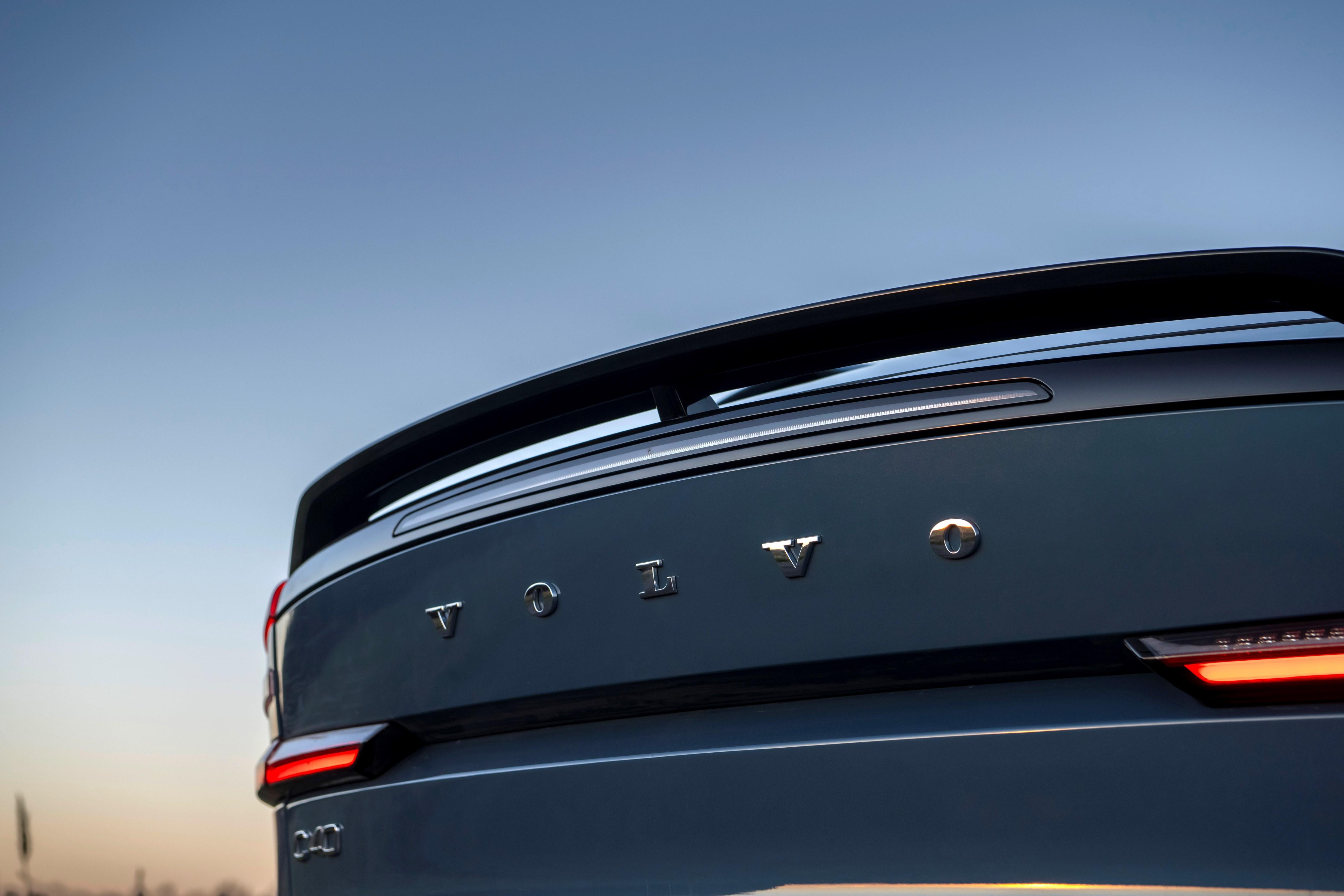electric Volvo C40 spoiler