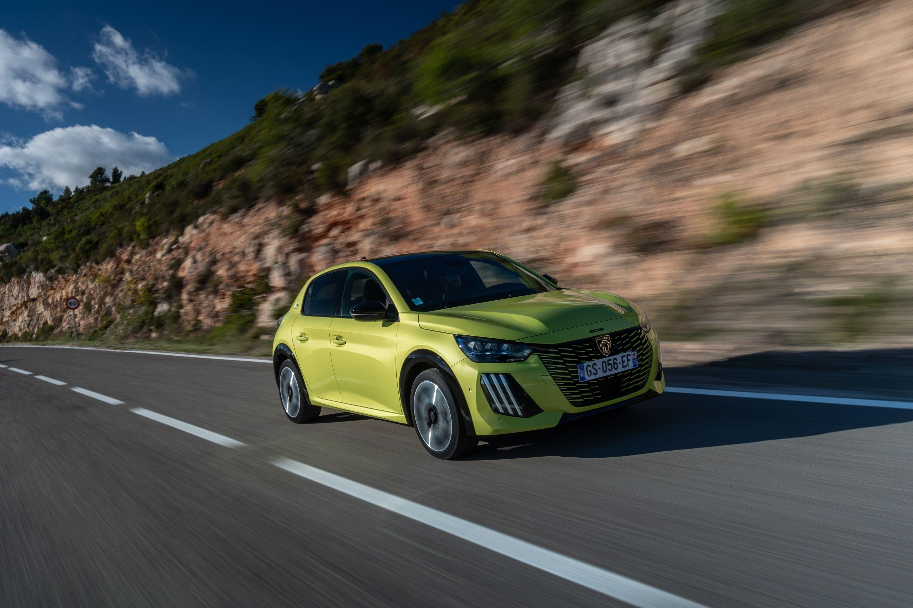 Peugeot e-208 driving