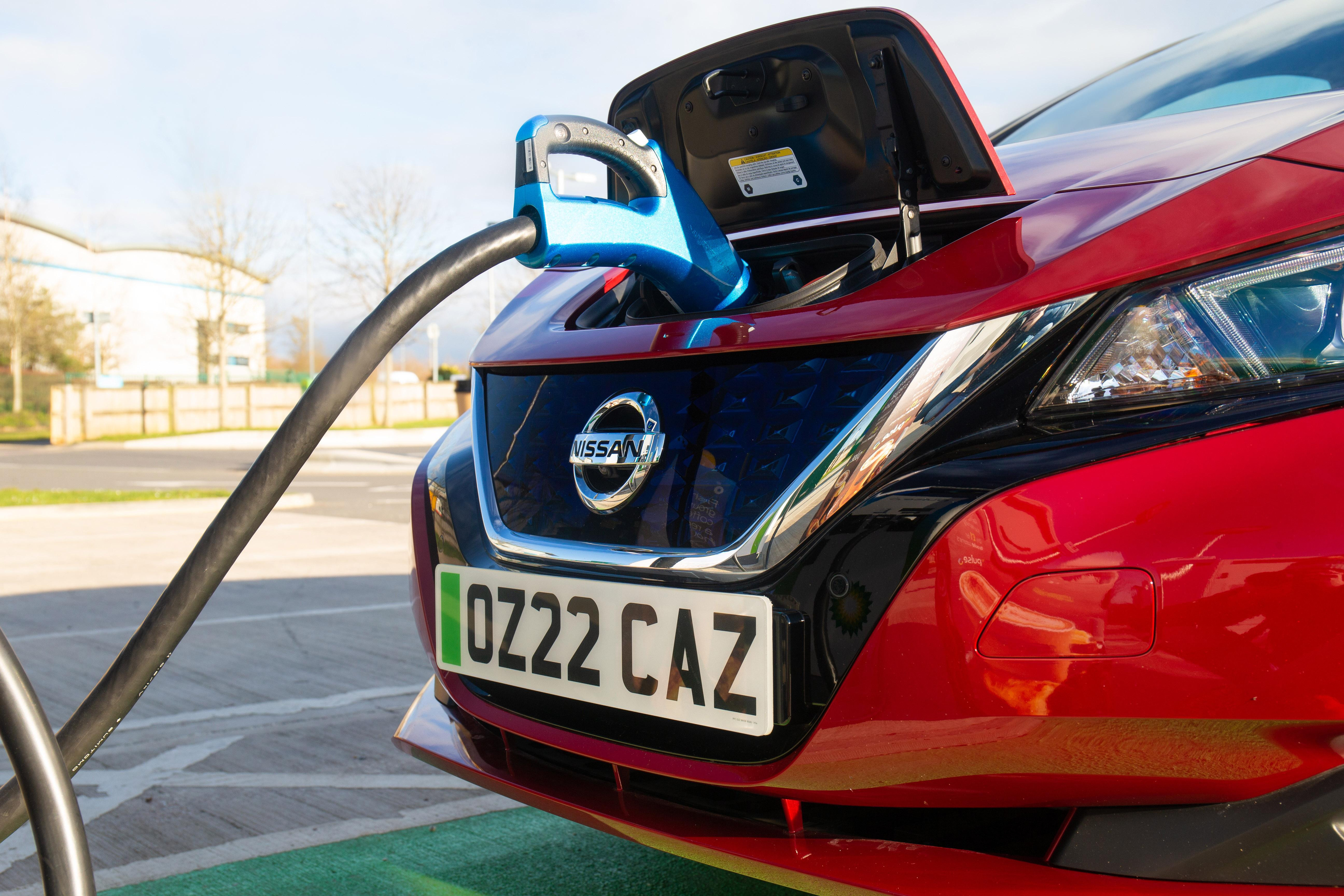 nissan leaf charging