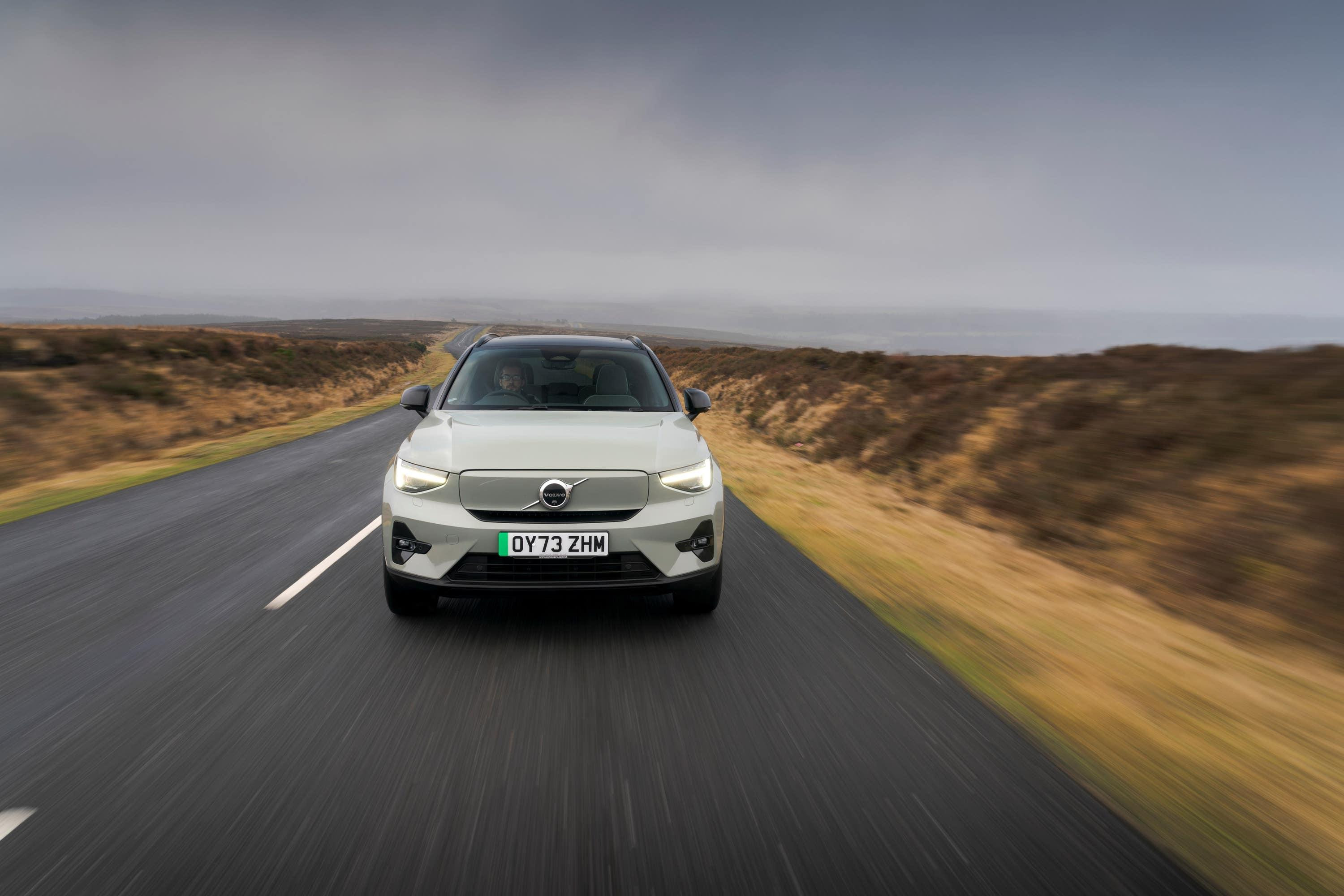 Review: Volvo EX40