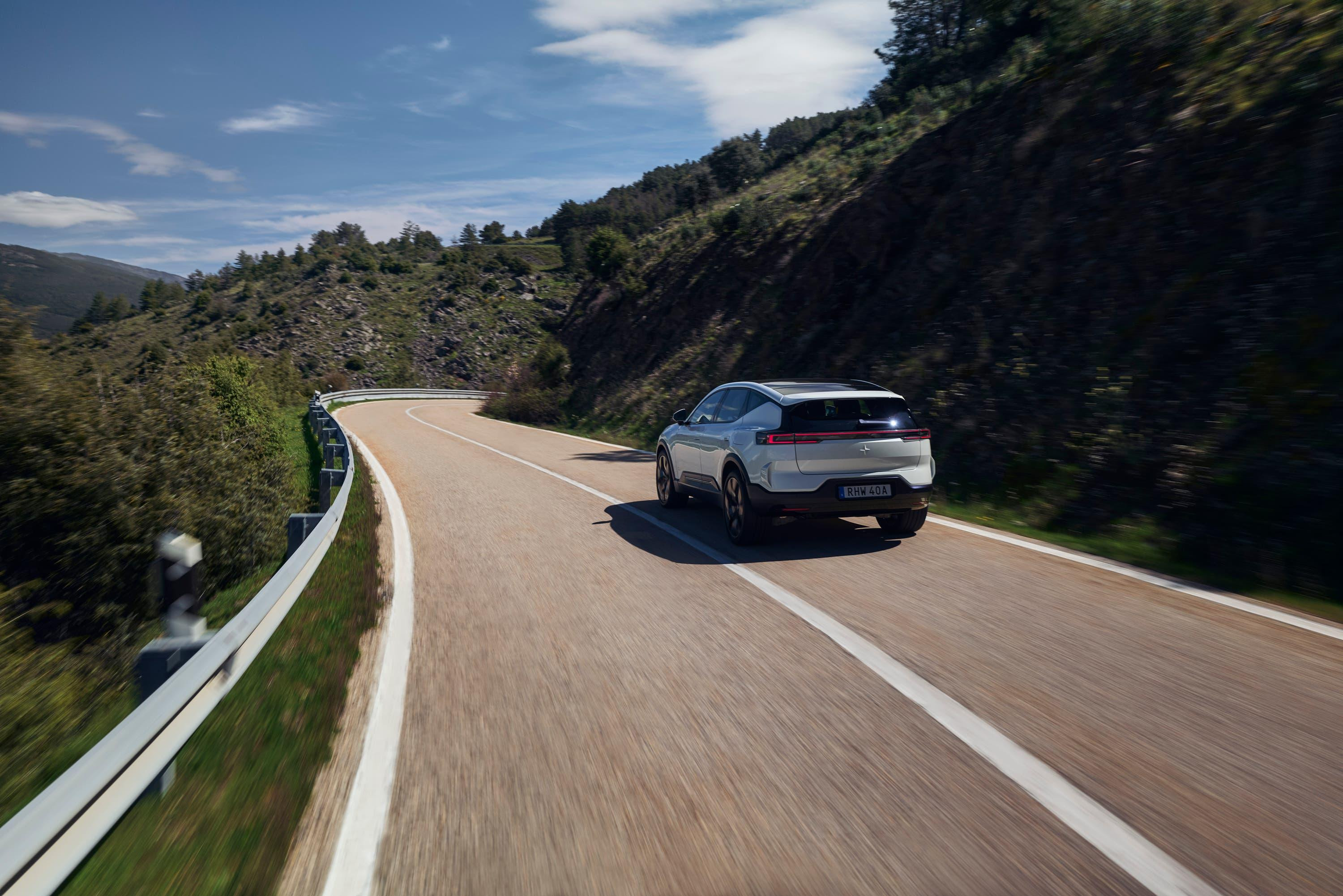 Polestar 3 driving