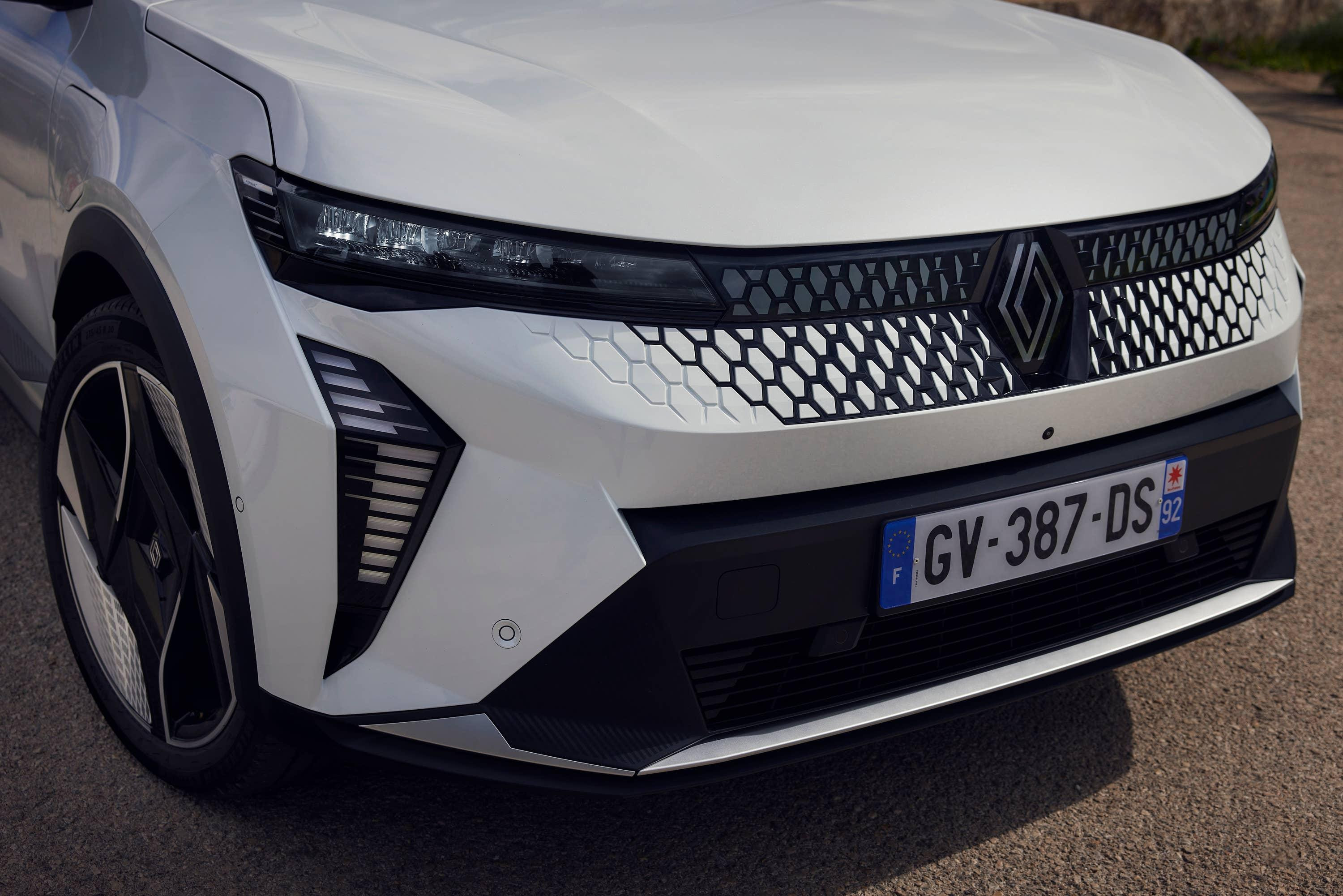 Renault Scenic EV grill