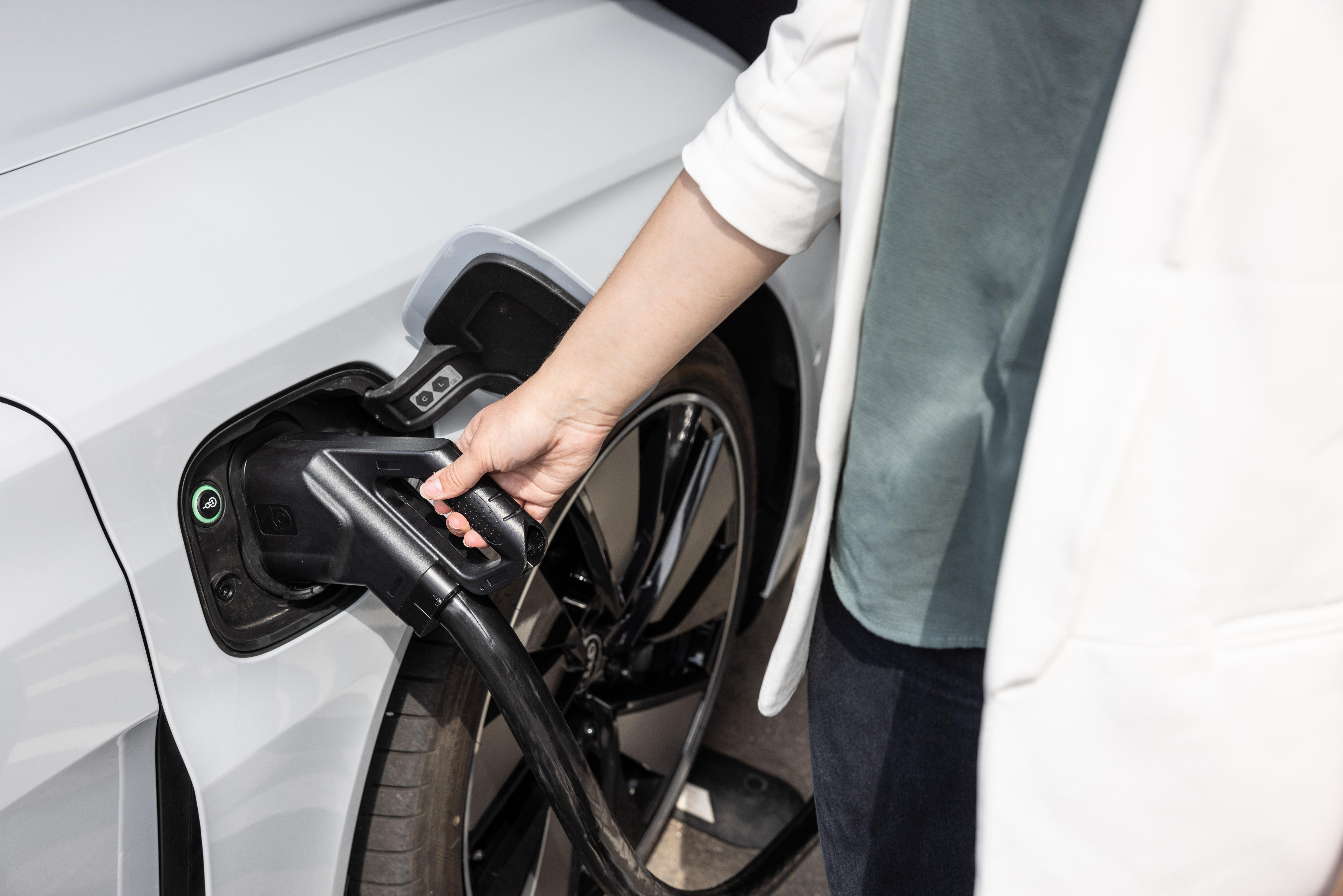 electric car plug