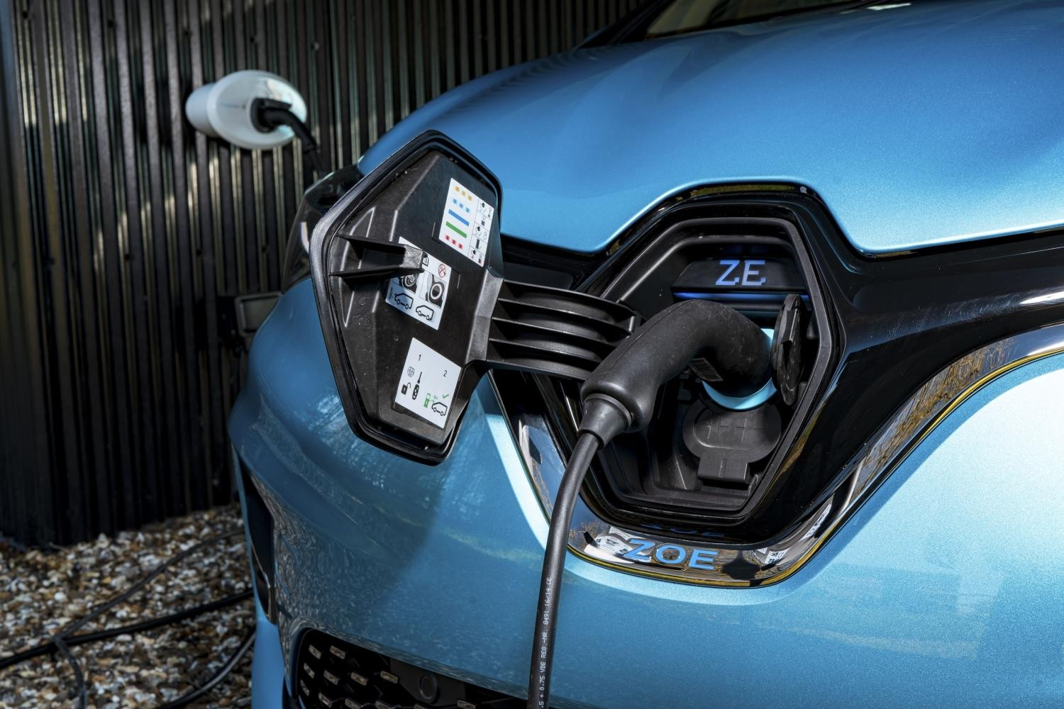 renault zoe charging port